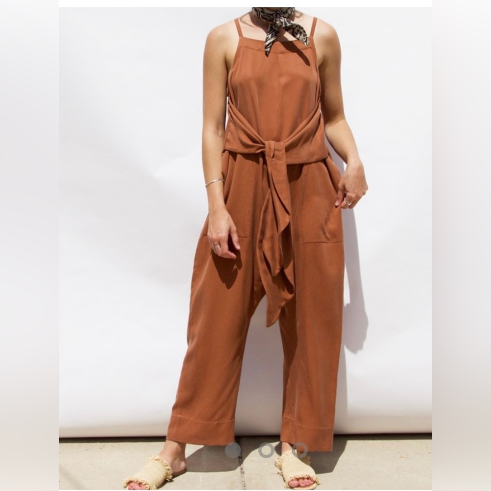 💥PRICE DROP💥 Hackwith Design House Tie Jumper